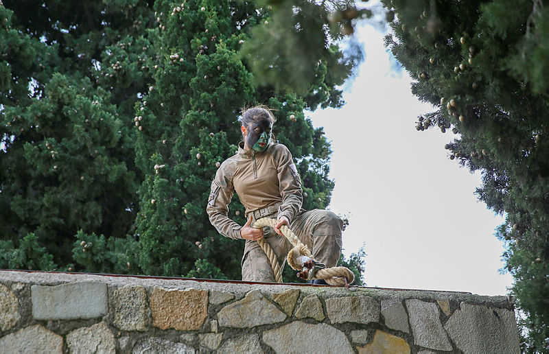 First women Turkish commandos break gender barriers