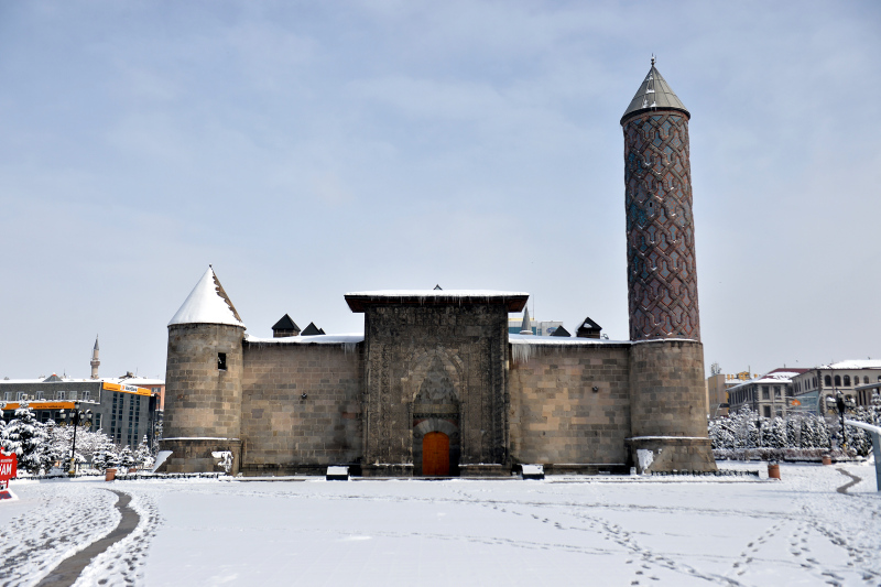 Erzurum fascinates its visitors day and night with its natural beauties
