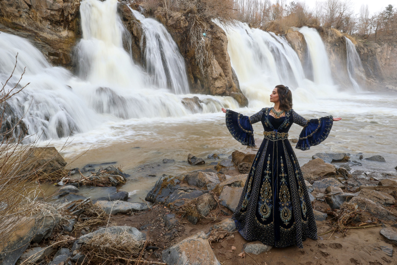Muradiye Waterfall enthralling visitors with its natural beauty