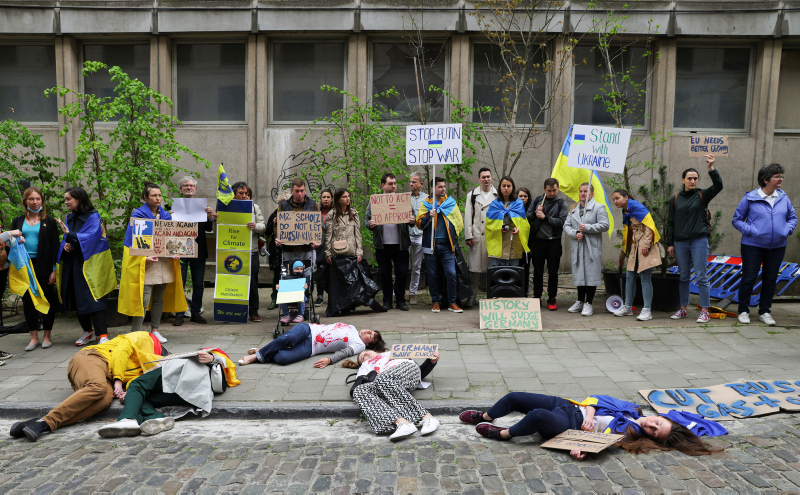 On Earth Day, climate activists rally against fossil fuels