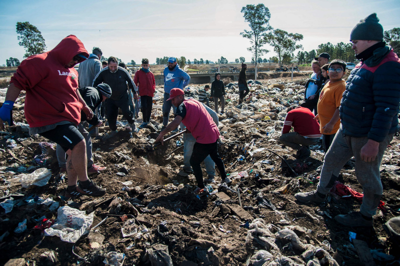 Tens of thousands of dollars found at Argentina dump