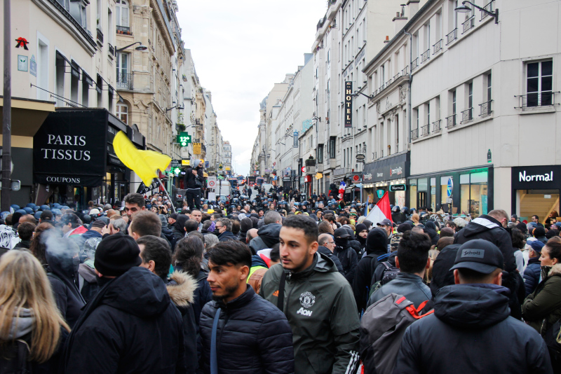 Yellow vests take to Paris streets to mark 4th anniversary of protests