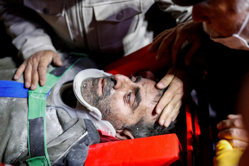 Rescuers race against time to find quake survivors in southern Türkiye
