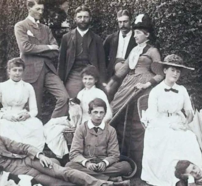 The dark family that founded Israel: The Rothschilds