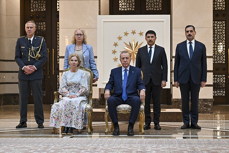 Turkish President Erdoğan receives credentials from new ambassadors