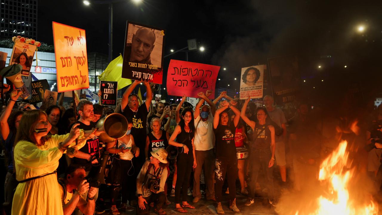 Protests surge in Israel as netanyahu faces calls for resignation