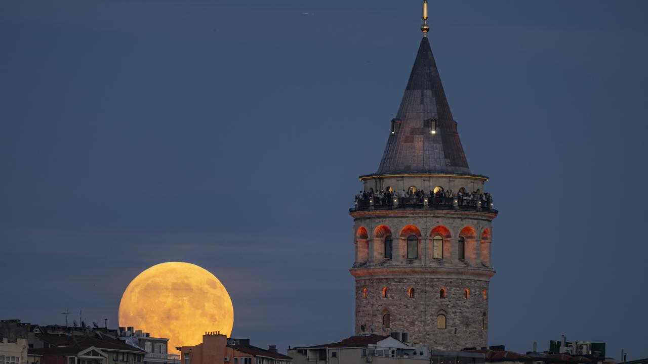 Galata Tower Moon Yeni Şafak English On X: "The Crescent Moon