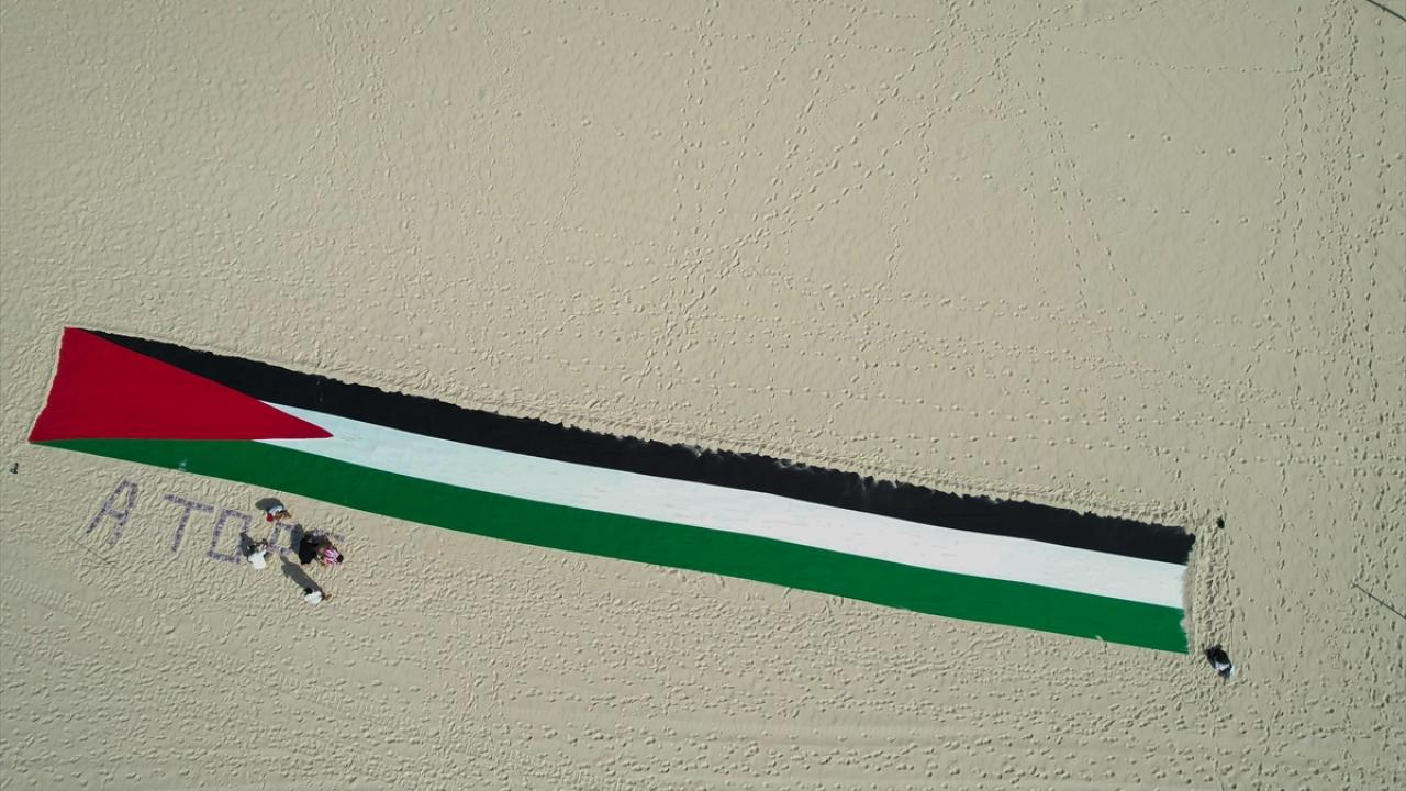 Massive Palestinian Flag unfurled on Copacabana Beach ahead of G20 Summit