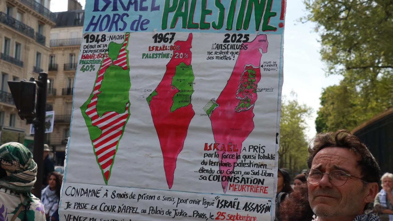 Protest march in Paris against Israels Gaza attacks