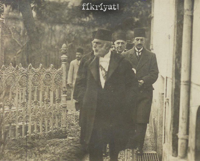 Tarihte Bugun 19 Kasim Son Halife Tbmm Tarafindan Secildi