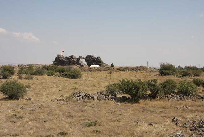 Osman Gazi Nin Ilk Baskenti Karacahisar Kalesinin Fethi Osmanli Devleti