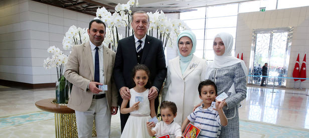 Bana ve ailesi Türk vatandaşı oldu