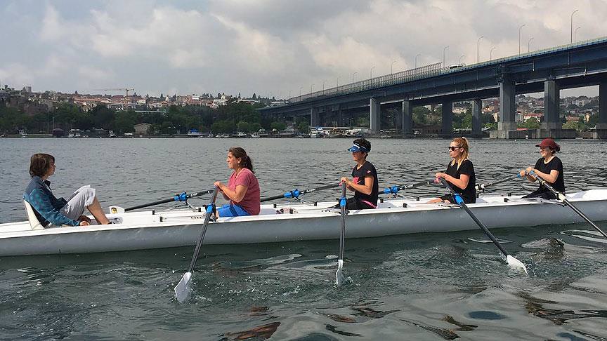 Haliç’te her gün kürek keyfi