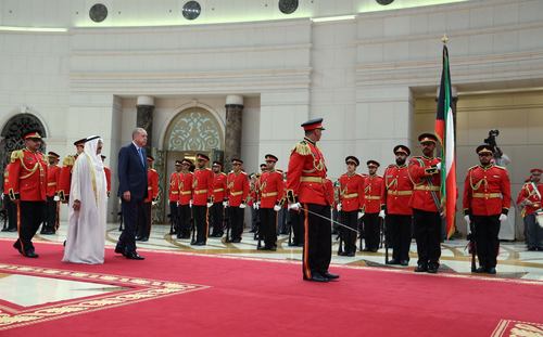 Erdoğan’a Kuveyt’te görkemli karşılama