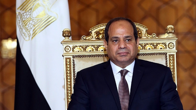 Namazın sesini susturan Sisi’den yeni skandal