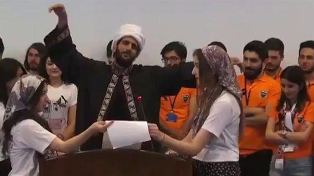 Ankara Üniversitesindeki çirkin tören yasaklandı