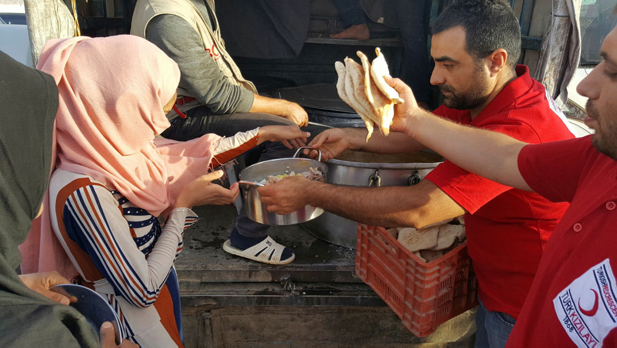 Türk Kızılayı’ndan Irak’taki 6 bin kişiye iftar ve sahur ziyafeti