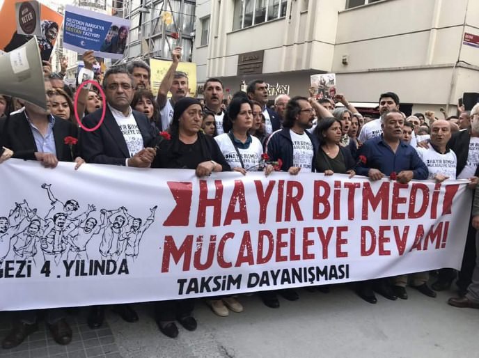 CHP ve HDP’li vekiller o terörist için yürüdü