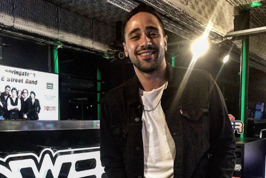 Aeroplane Featuring Tawatha Agee Love On Hold