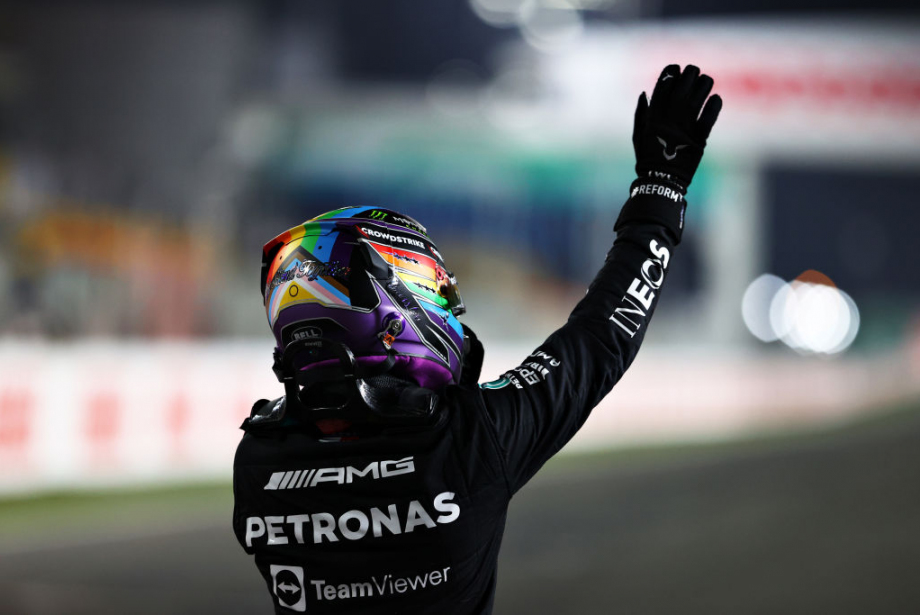İlklerin Adamı Hamilton Katar GP'de Rahat Kazandı