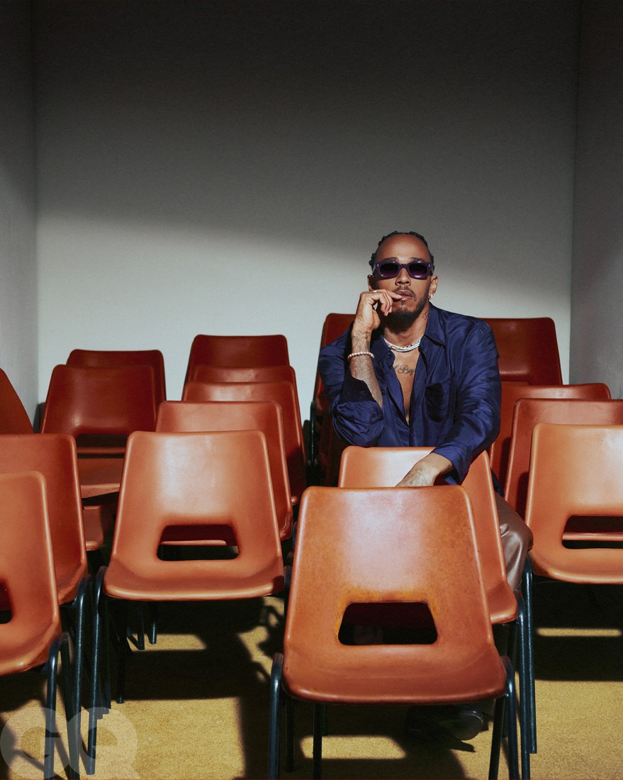 Lewis Hamilton Şerit Değiştiriyor