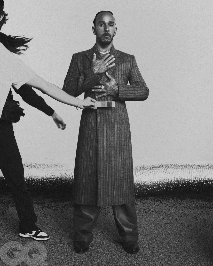 Lewis Hamilton Şerit Değiştiriyor