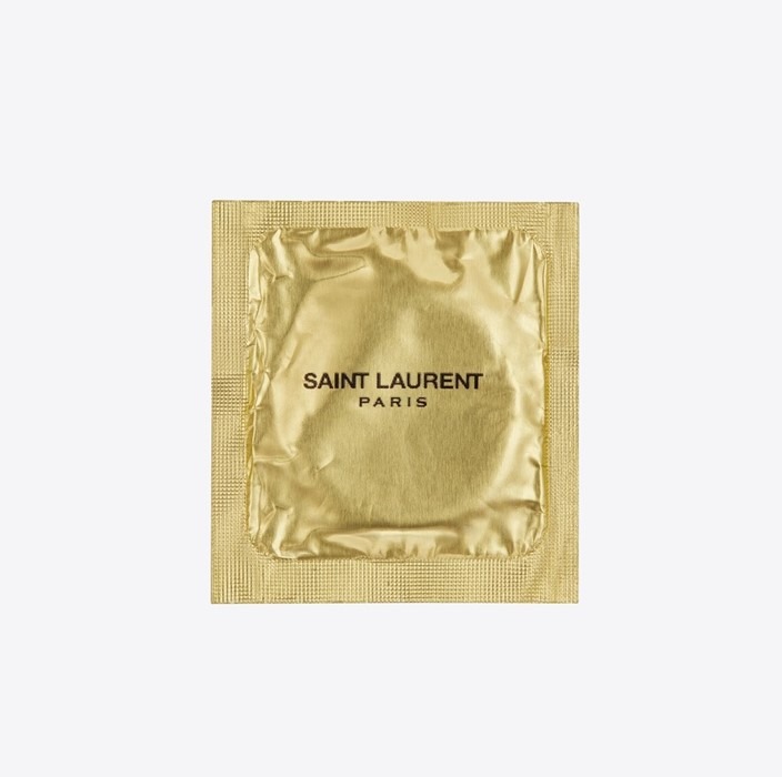 güçsüz Epeyce İşadamı  Saint Laurent Prezervatifleri Geliyor!