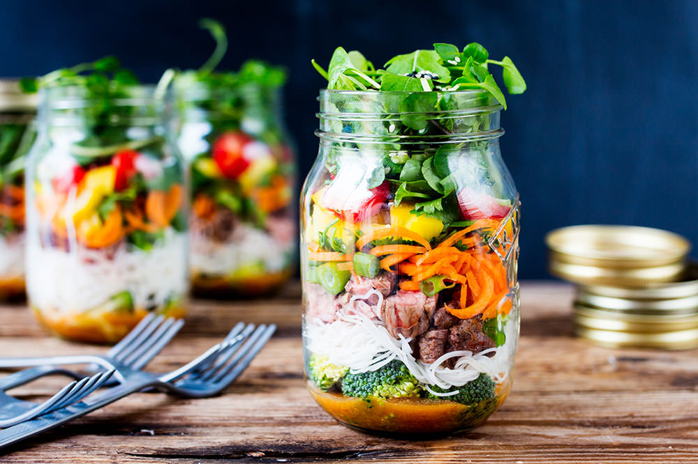 Kavonozda salata yiyerek kilo verin!