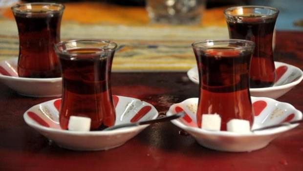 Sıcak çay içenler dikkat