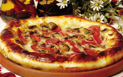Evde yaptığınızda yiyen herkesi mest edecek 10 farklı pizza tarifi