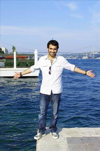 http://i.tmgrup.com.tr/tk/galeri/yasam/yasayan_en_seksi_50_turk_erkegi/bugra_gulsoy3_d.jpeg