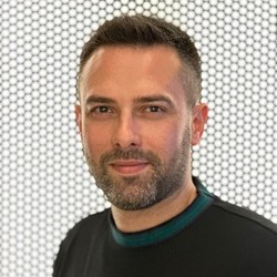 Emre Çolak
