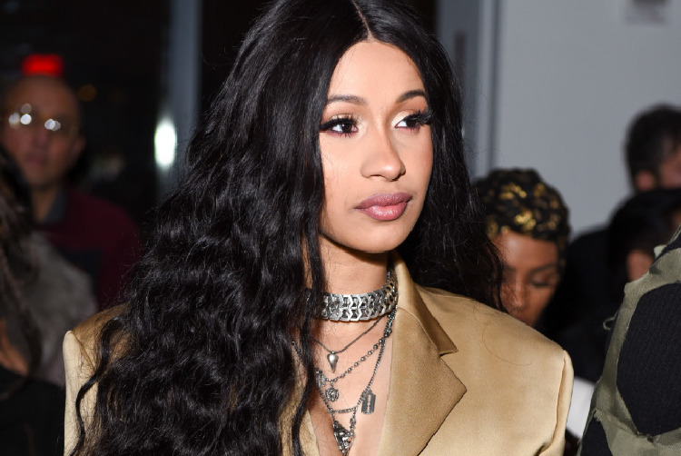Cardi B�nin Dalgalı XXL Saçları