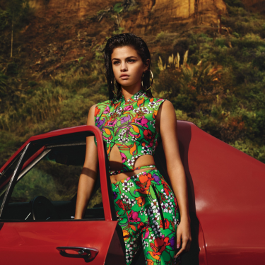 Amerikan Vogue Unun Kapak Yildizi Selena Gomez