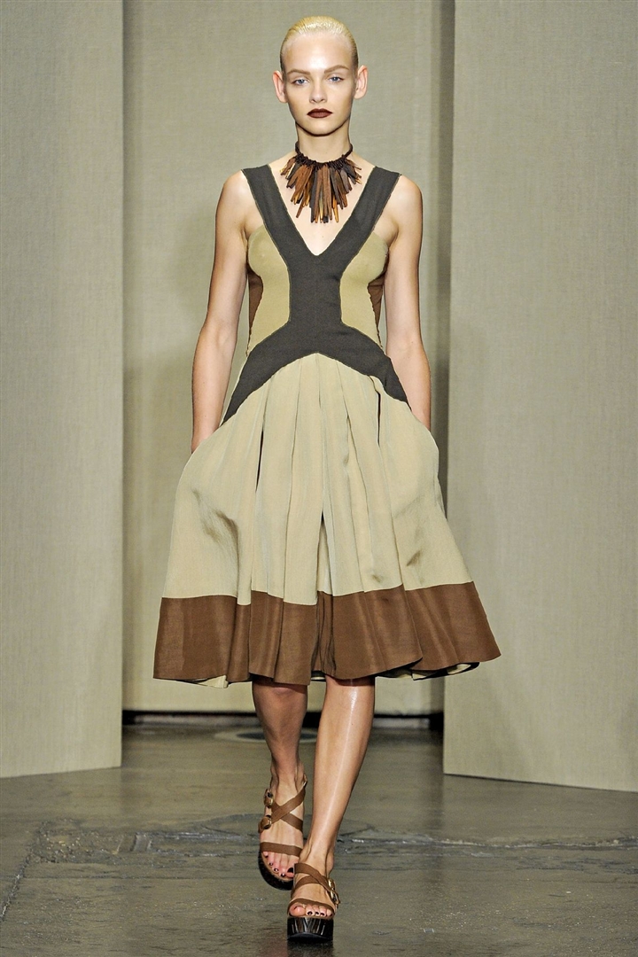 Стиль донны. Donna Karan Spring 2012. Donna Karan 2011. Летняя коллекция Донна Каран 2024-2025. Donna Karan Spring/Summer 2015.