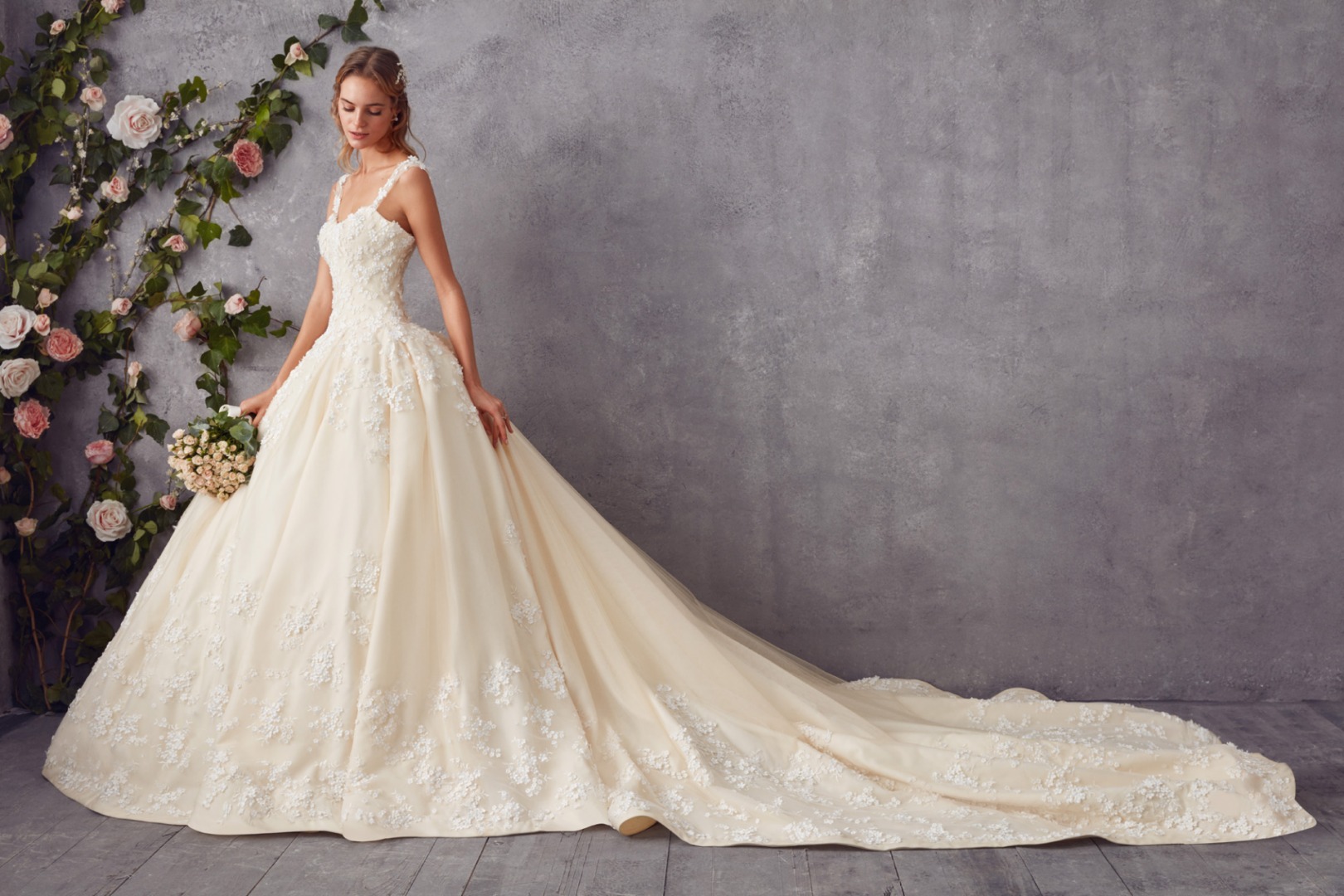 oleg cassini website