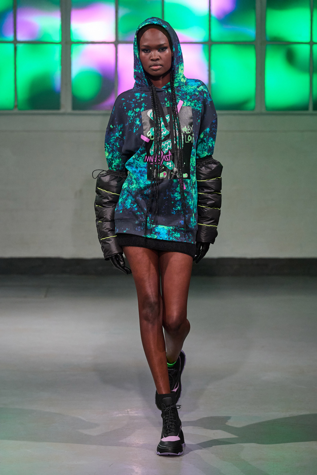 Isabelle model. Mark fast. Мода зима 2022. Mark fast платье. Mark fast платье.